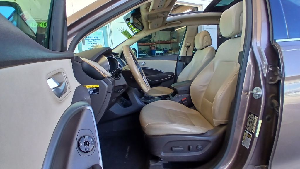2015 Hyundai Santa Fe - $12,995