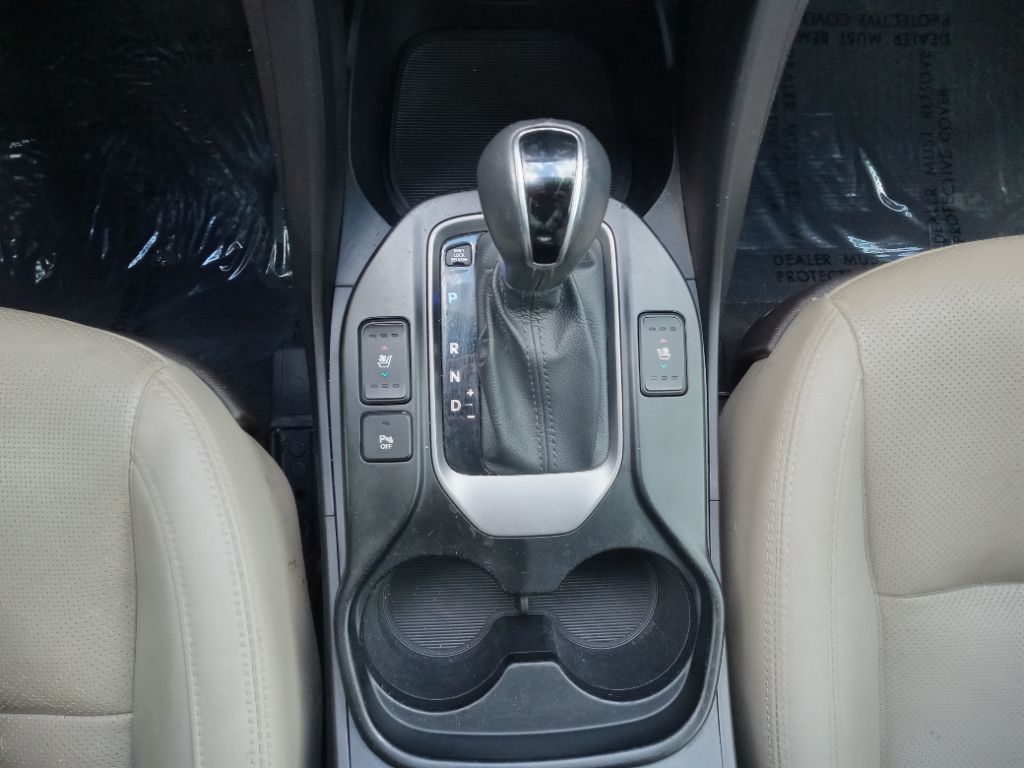 2015 Hyundai Santa Fe - $12,995