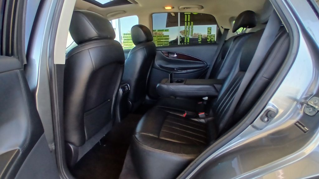 2017 Nissan Rogue - $11,995