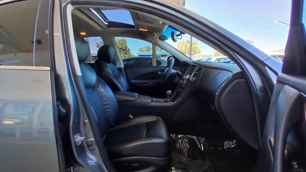 2017 Nissan Rogue - $11,995