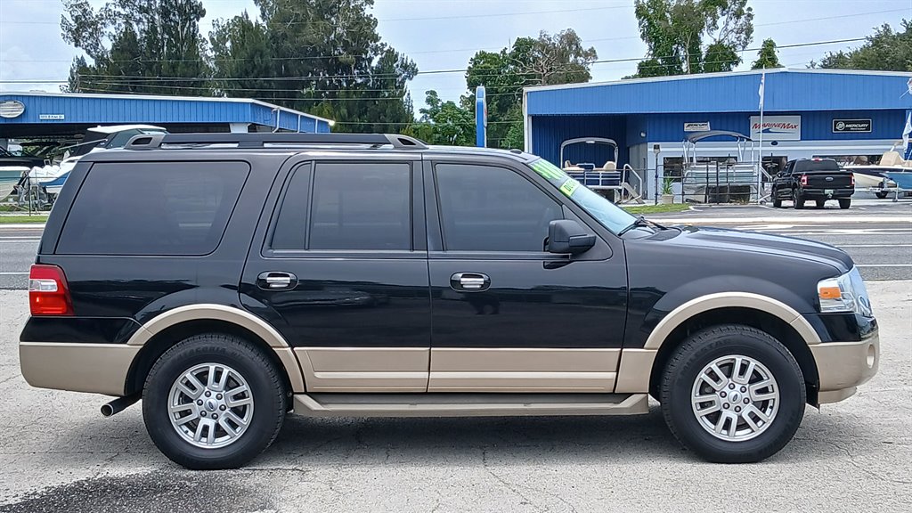 2013 Ford Expedition - $9,995