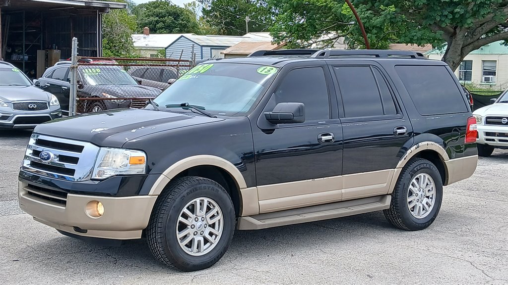 2013 Ford Expedition - $9,995