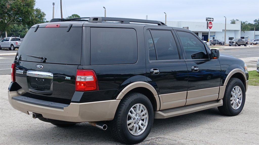 2013 Ford Expedition - $9,995