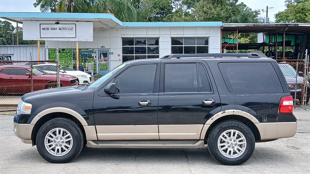 2013 Ford Expedition - $9,995