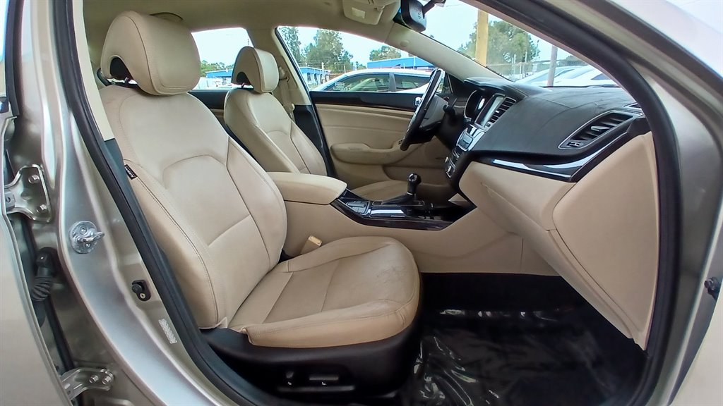 2014 Kia Cadenza - $8,995