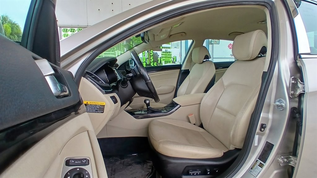 2014 Kia Cadenza - $8,995