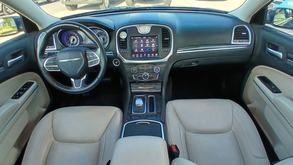 2018 Chrysler 300 - $17,995