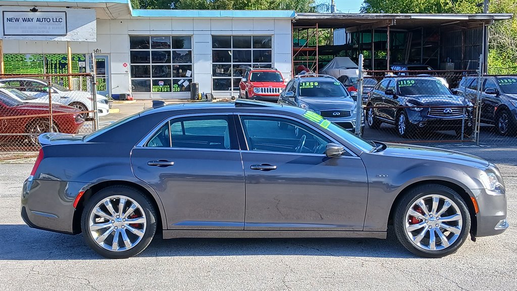 2018 Chrysler 300 - $17,995