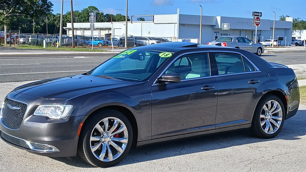 2018 Chrysler 300 - $17,995