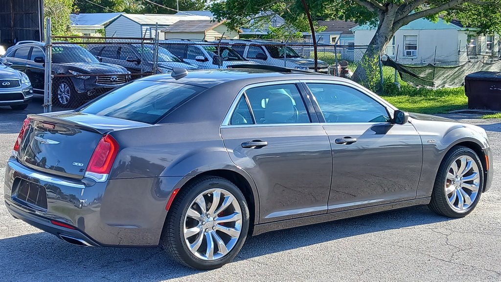 2018 Chrysler 300 - $17,995