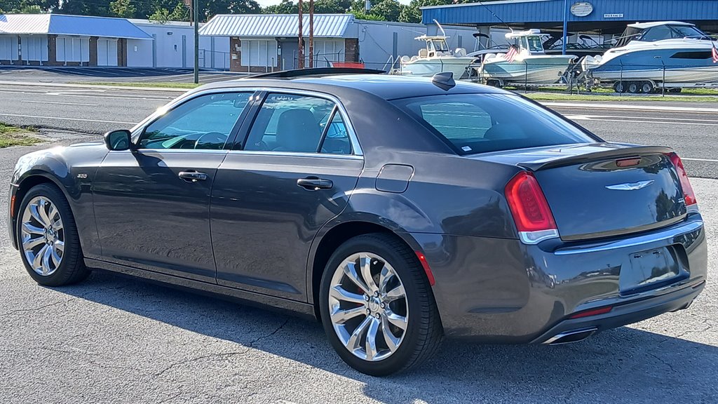 2018 Chrysler 300 - $17,995