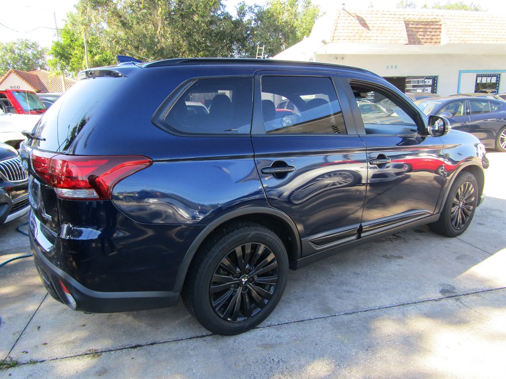 2020 Mitsubishi Outlander - $10,200
