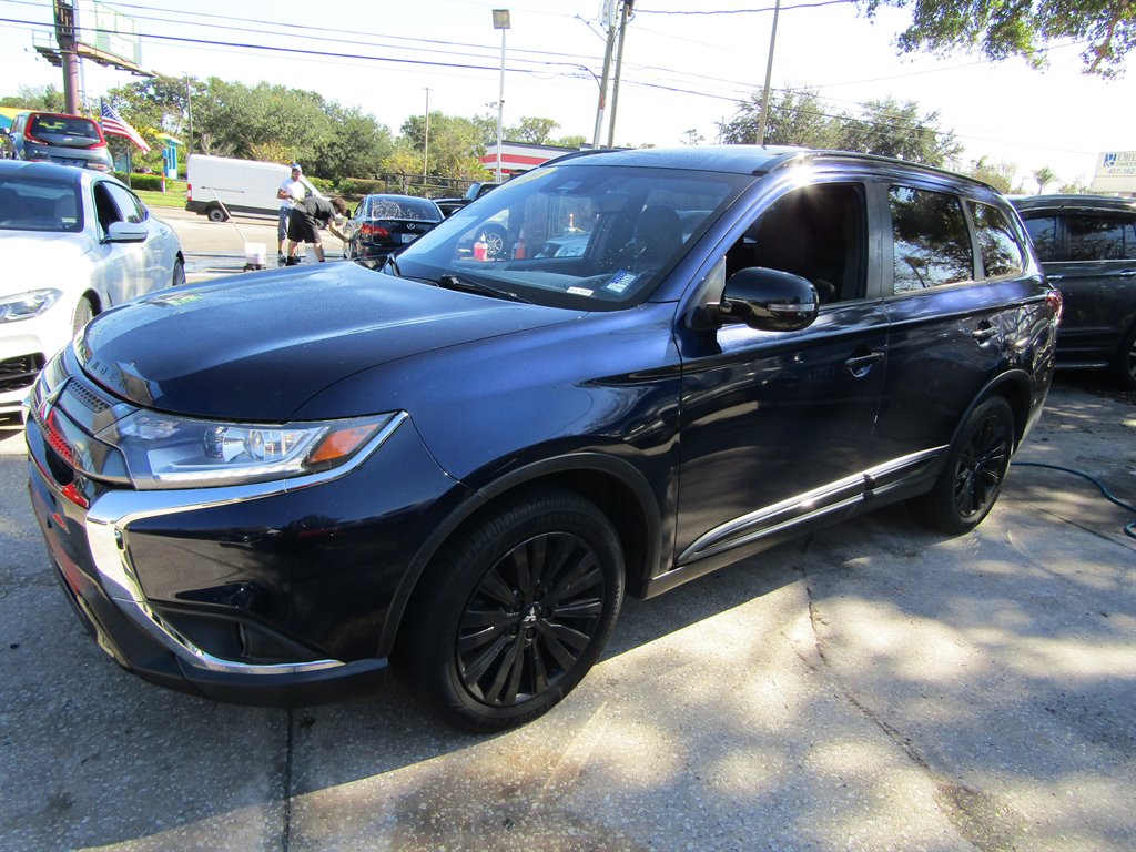 2020 Mitsubishi Outlander - $10,200