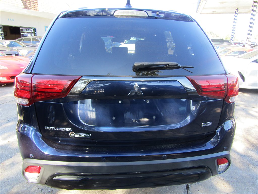 2020 Mitsubishi Outlander - $10,200