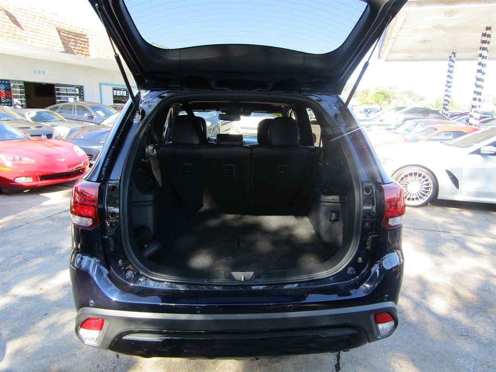 2020 Mitsubishi Outlander - $10,200