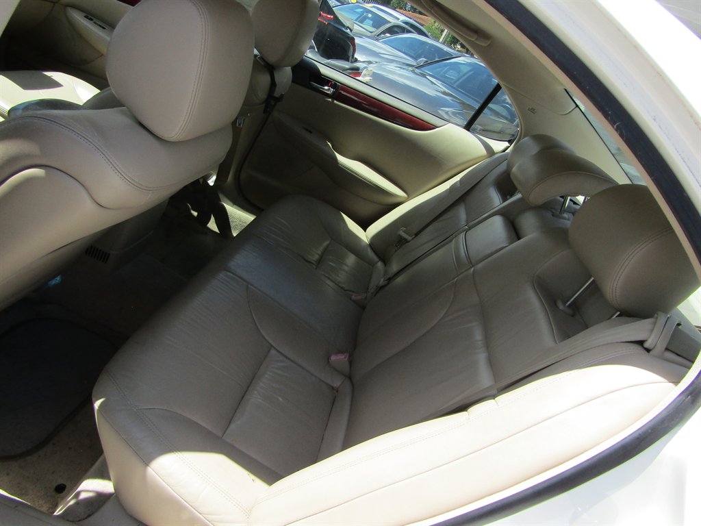 2003 Lexus ES - $1,800