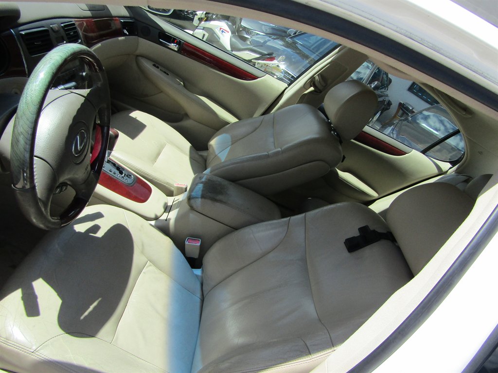 2003 Lexus ES - $1,800
