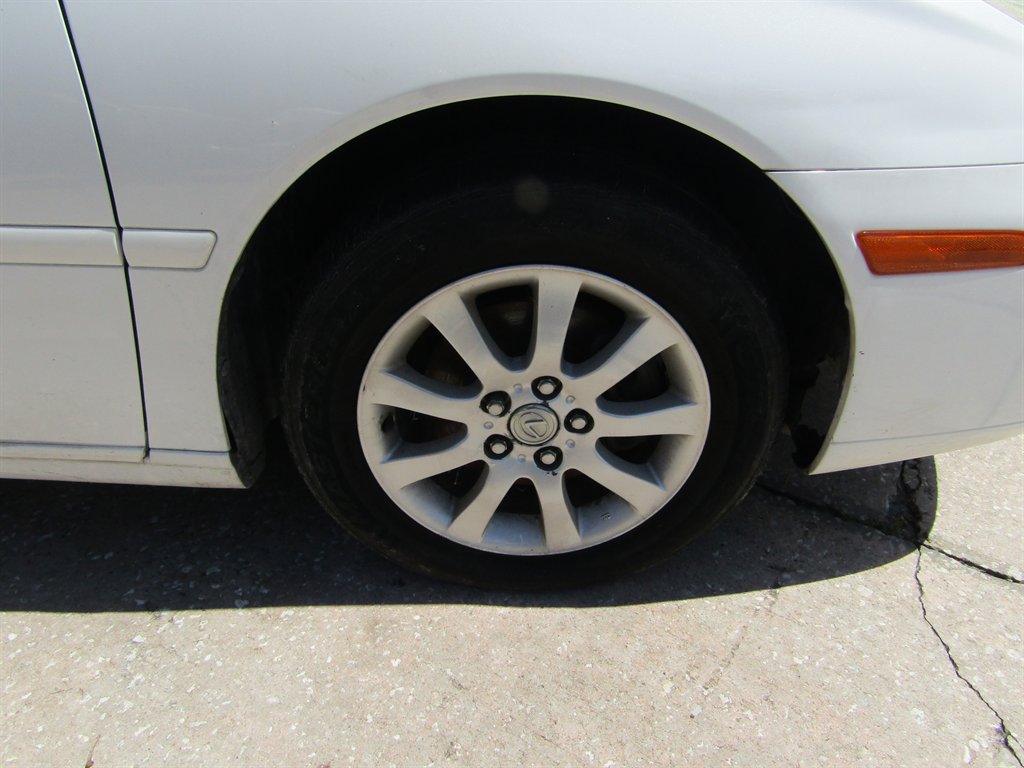 2003 Lexus ES - $1,800