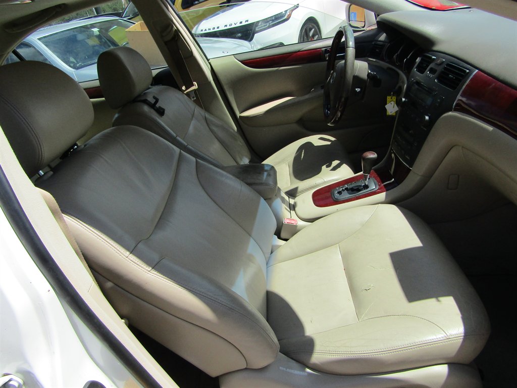 2003 Lexus ES - $1,800