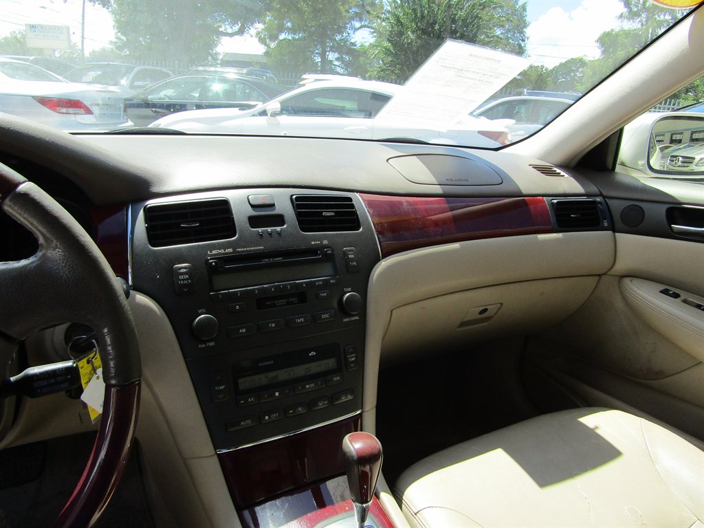 2003 Lexus ES - $1,800