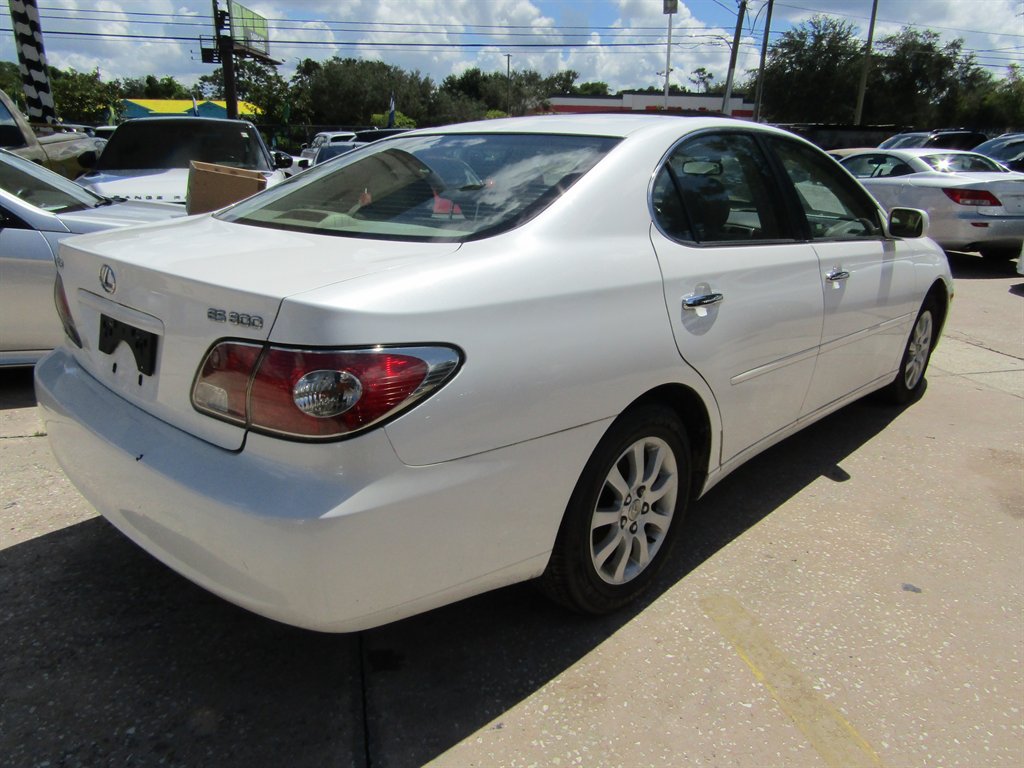 2003 Lexus ES - $1,800