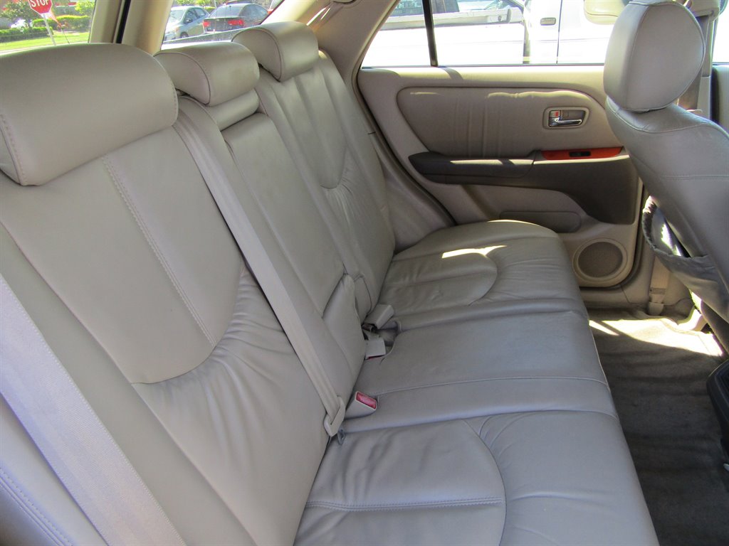 2002 Lexus RX - $2,999