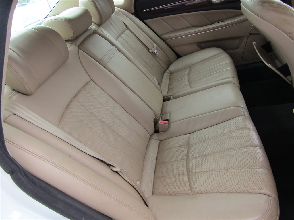 2011 Hyundai Equus - $8,000