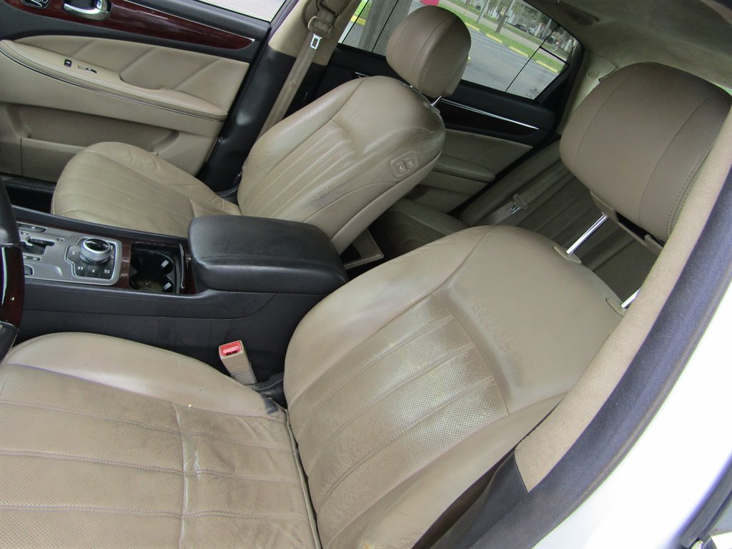 2011 Hyundai Equus - $8,000