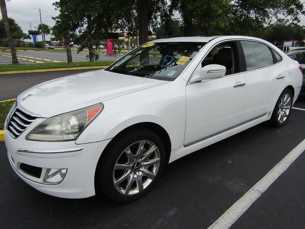 2011 Hyundai Equus - $8,000