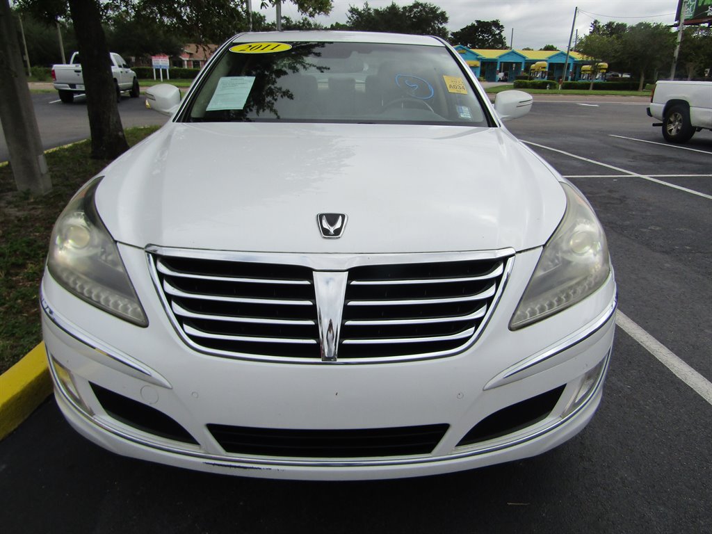 2011 Hyundai Equus - $8,000