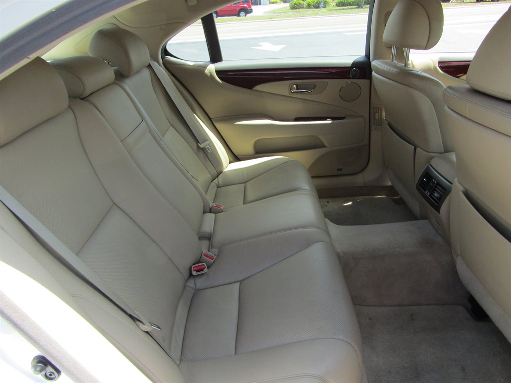 2009 Lexus LS 460 L photo