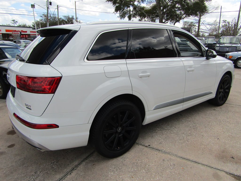 2018 Audi Q7 - $19,999