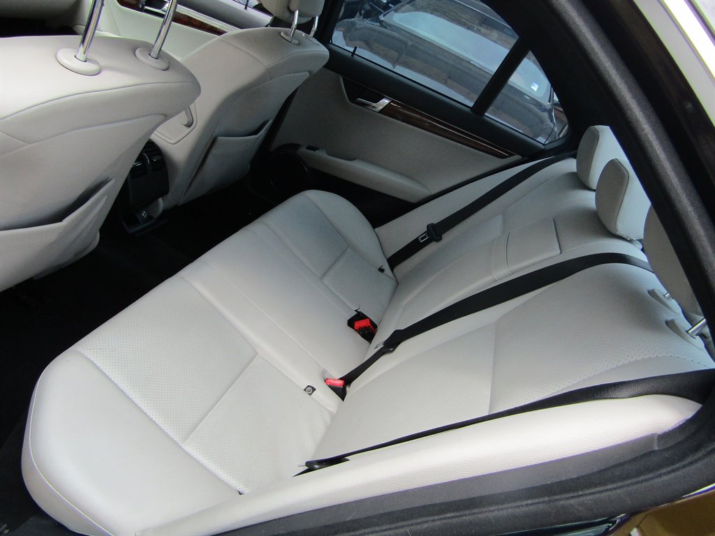 2009 Mercedes-Benz C-Class - $5,999