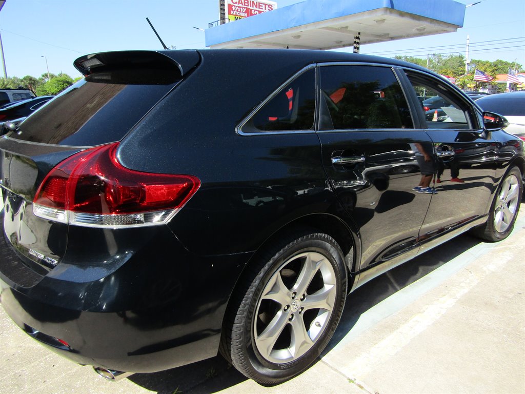 2013 Toyota Venza LE photo