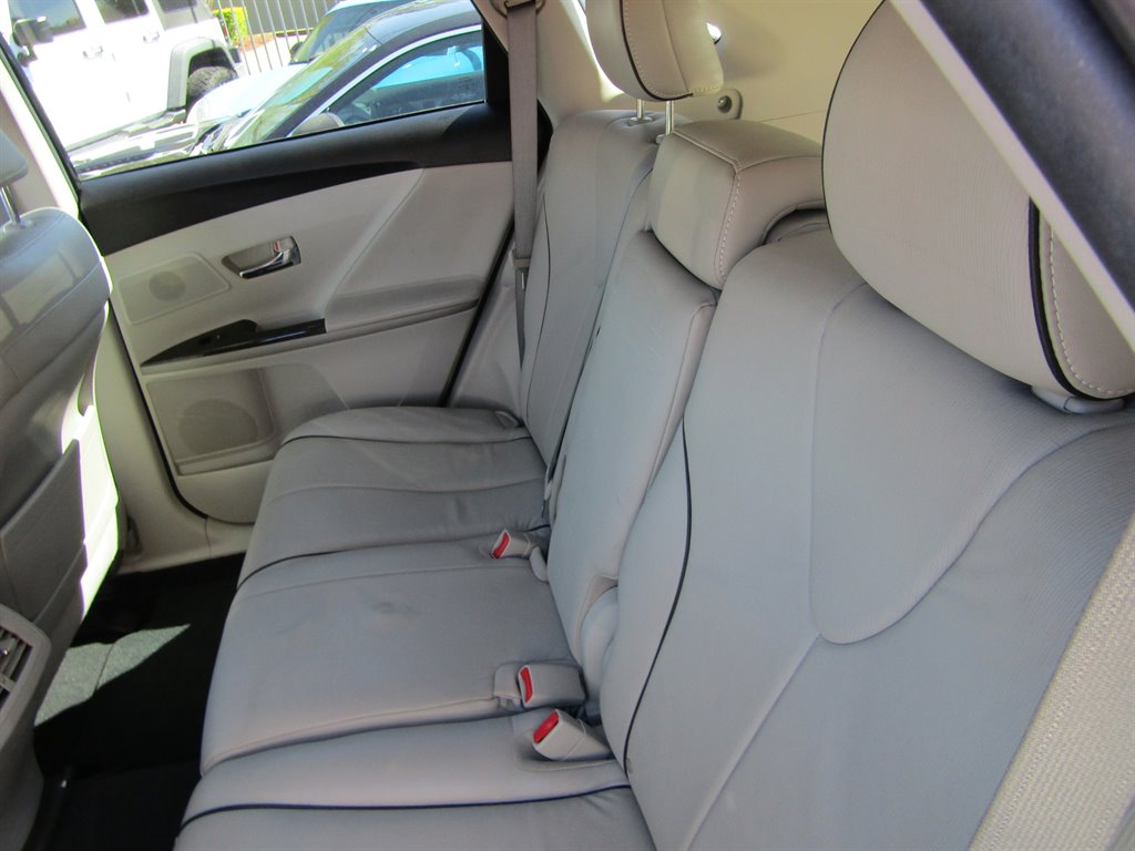 2013 Toyota Venza LE photo
