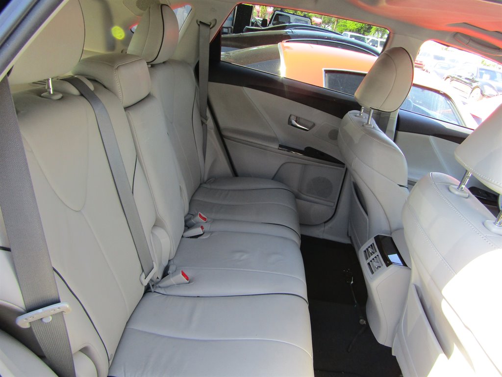 2013 Toyota Venza LE photo