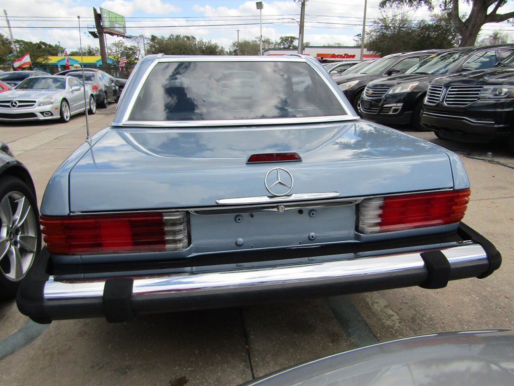 1988 Mercedes-Benz 560 - $11,000
