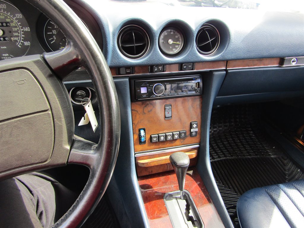 1988 Mercedes-Benz 560 - $11,000