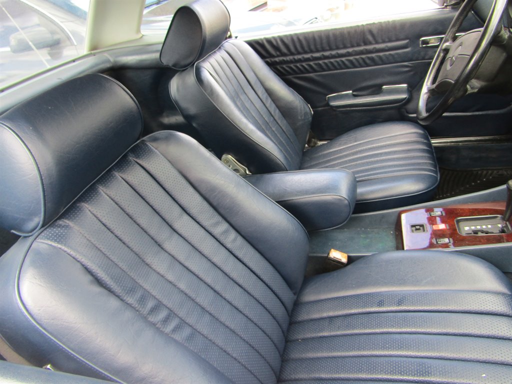 1988 Mercedes-Benz 560 - $11,000