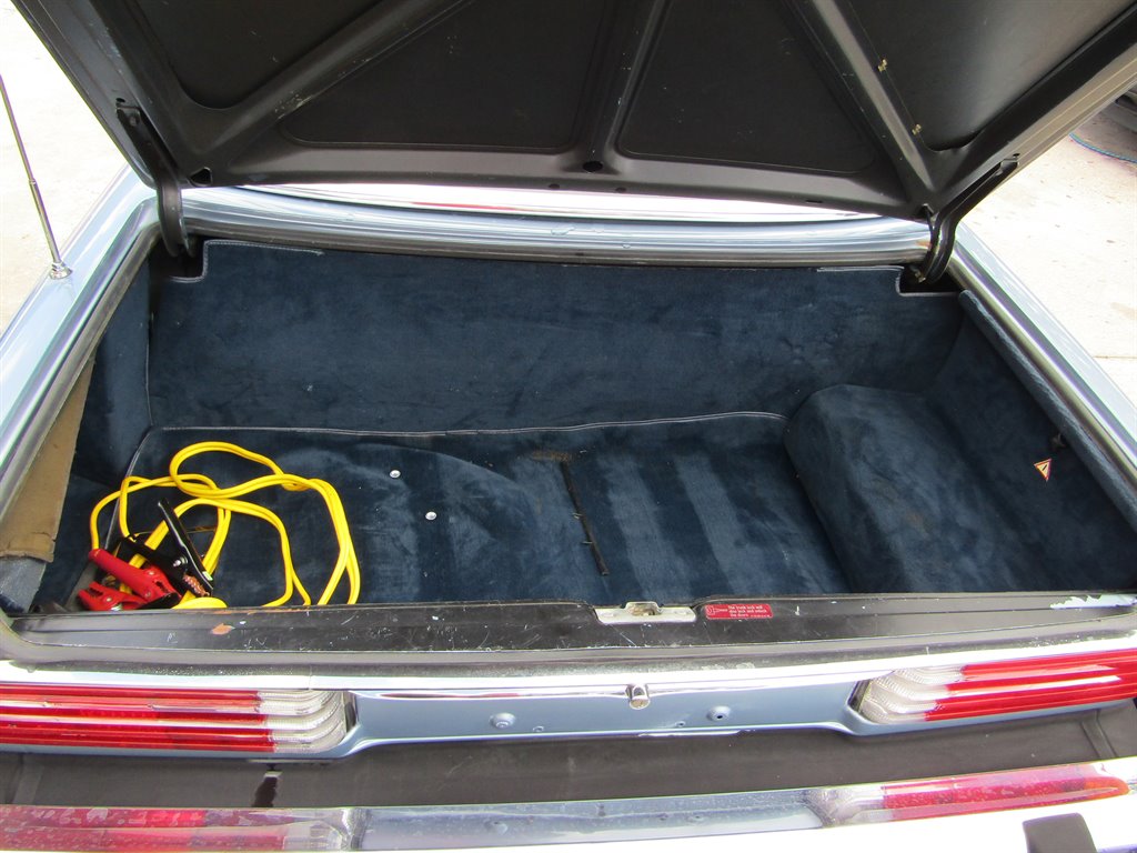 1988 Mercedes-Benz 560 - $11,000