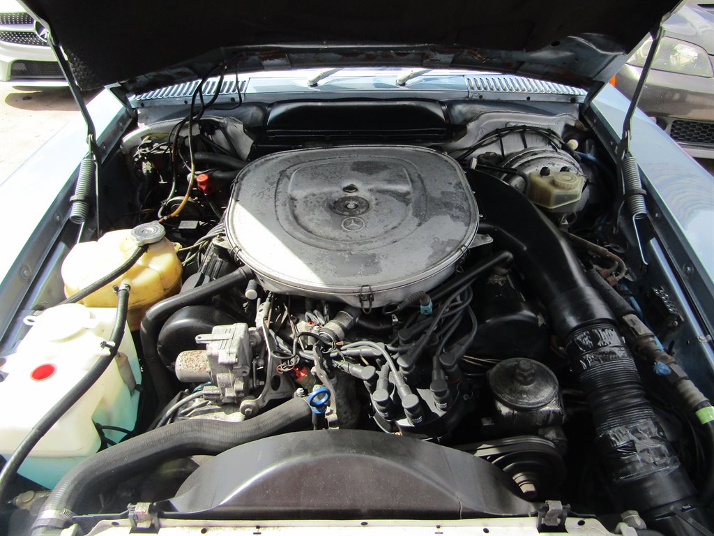 1988 Mercedes-Benz 560 - $11,000