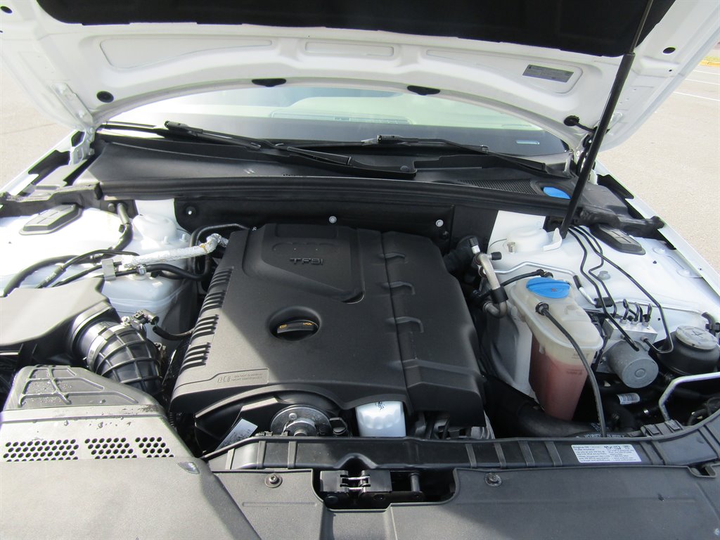 2009 Audi A4 2.0T quattro photo