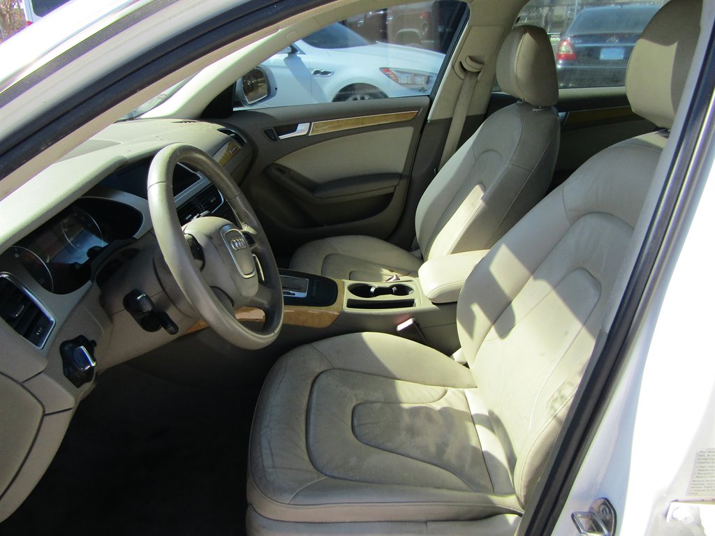 2009 Audi A4 2.0T quattro photo