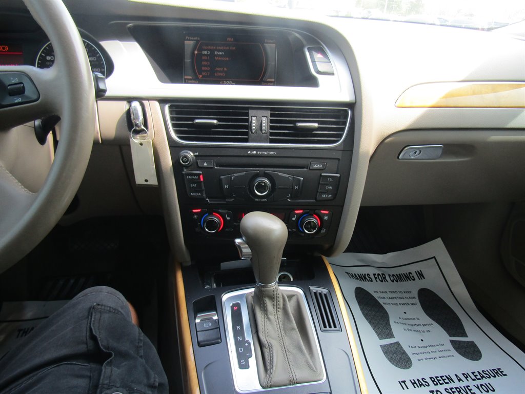 2009 Audi A4 2.0T quattro photo