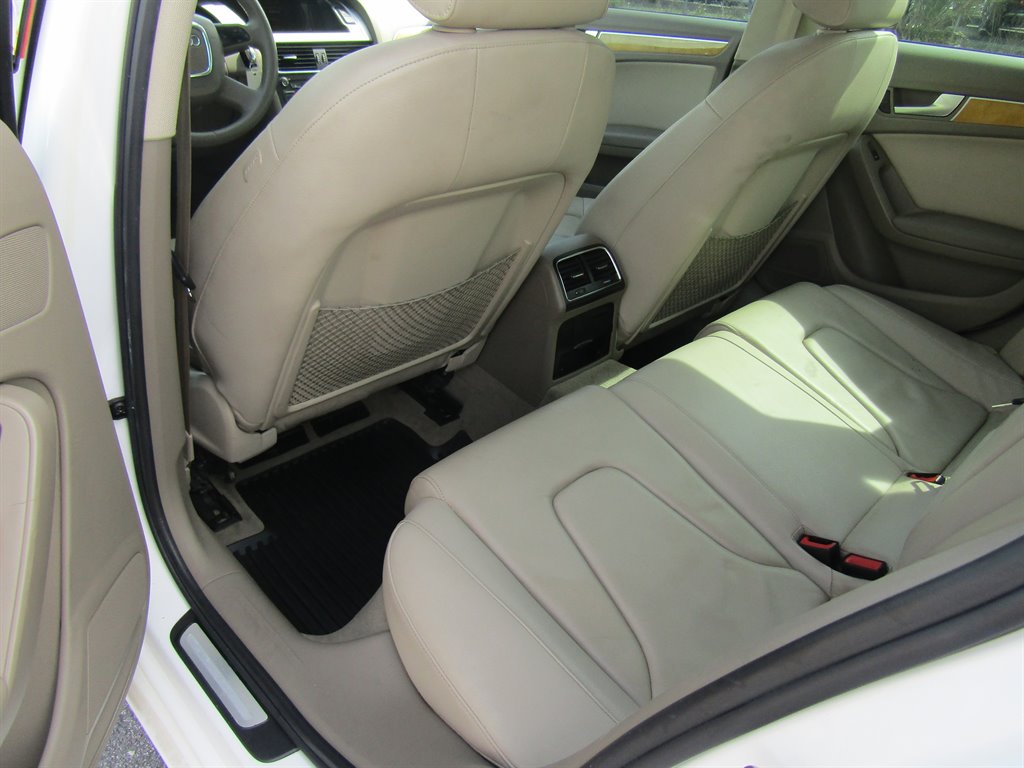 2009 Audi A4 2.0T quattro photo