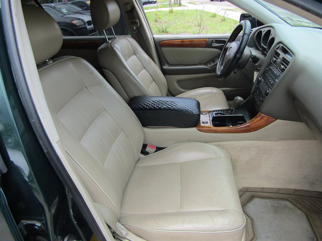 2000 Lexus GS - $5,999