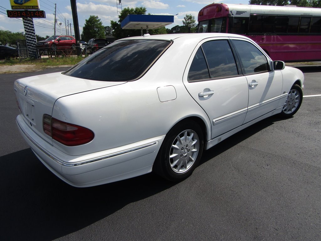 2000 Mercedes-Benz E-Class E320 photo