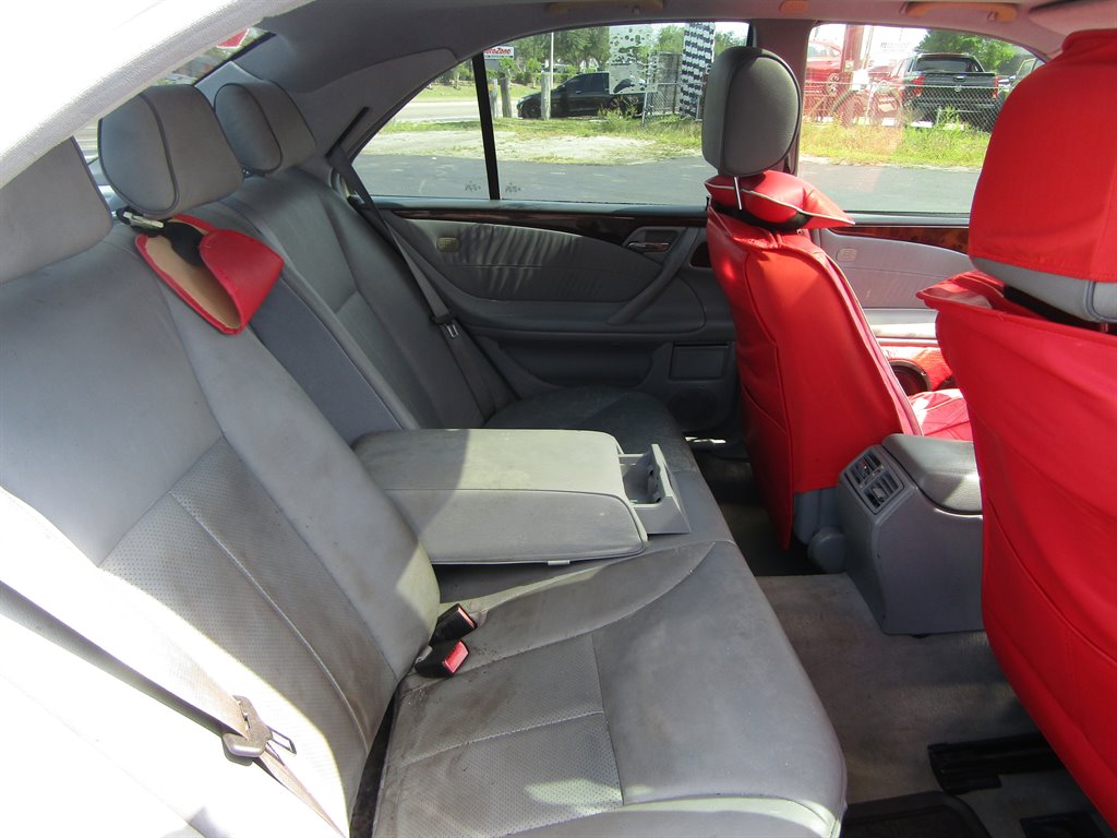 2000 Mercedes-Benz E-Class E320 photo