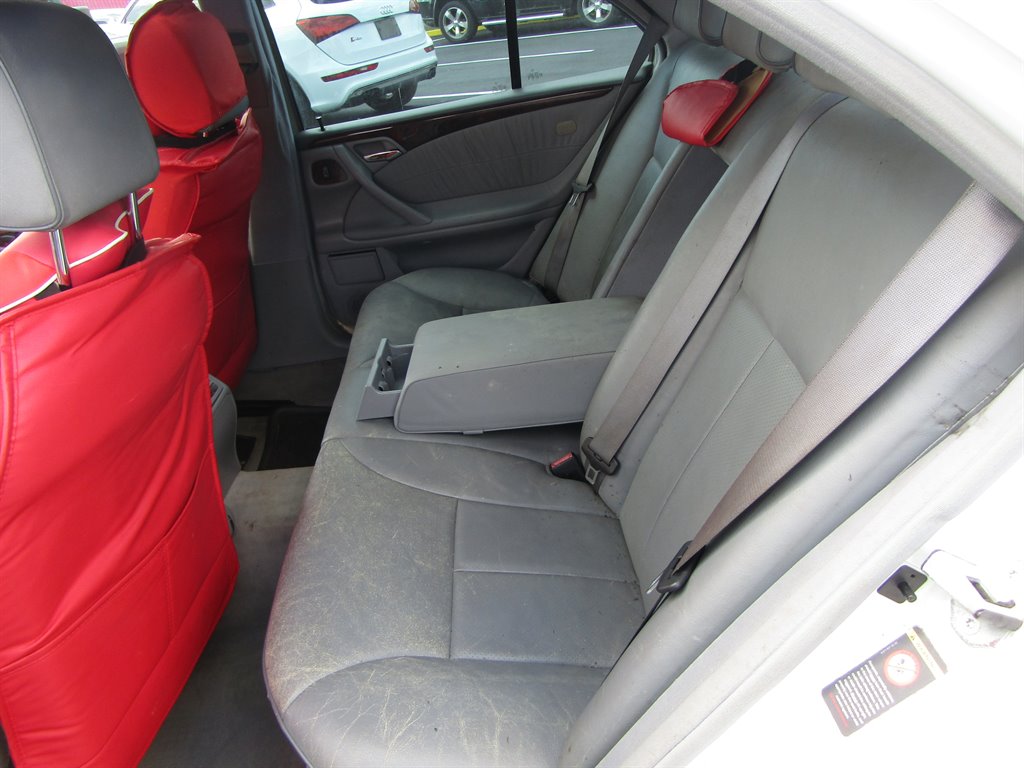 2000 Mercedes-Benz E-Class E320 photo
