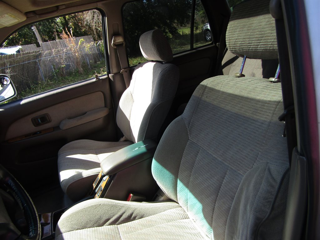 1998 Toyota 4Runner SR5 photo